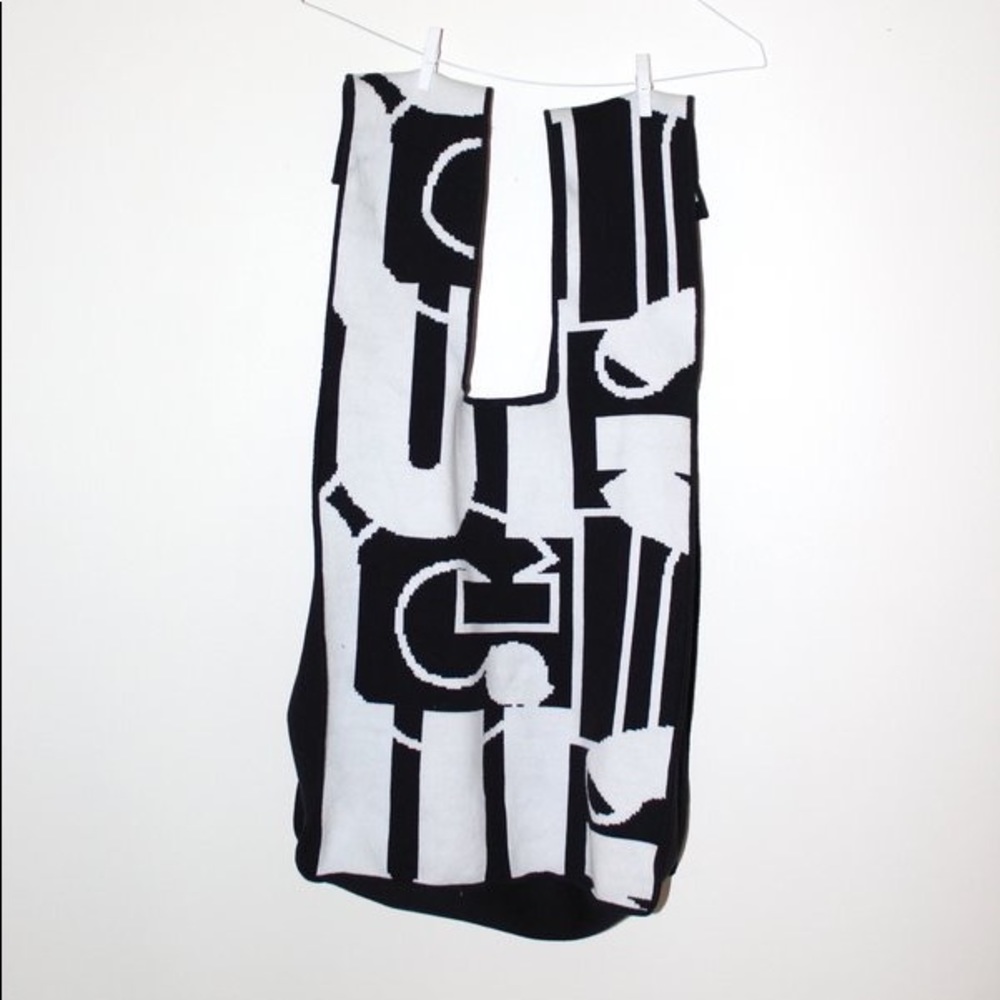 Giu Giu Knit Tote Bag Black + White